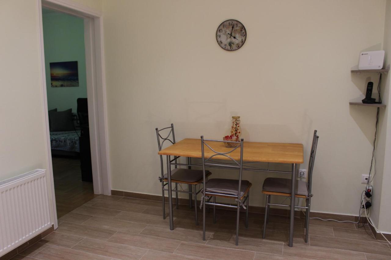 Comfortable Apartment In The Center Of Atenas Exterior foto